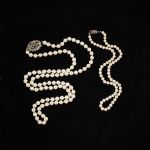 627752 Pearl necklace
